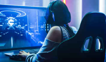 Read more about the article WHY E-SPORTS IS ON THE RISE AND HOW YOU CAN GET INVOLVED