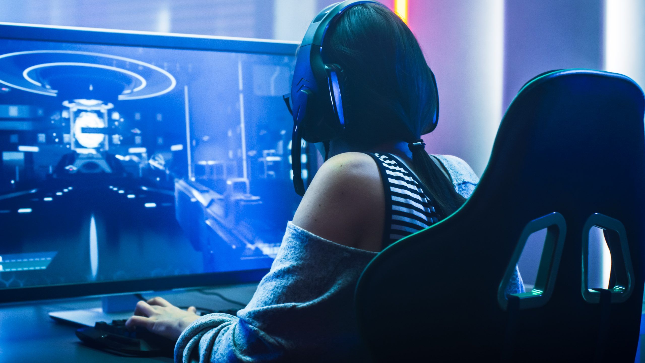 Read more about the article WHY E-SPORTS IS ON THE RISE AND HOW YOU CAN GET INVOLVED